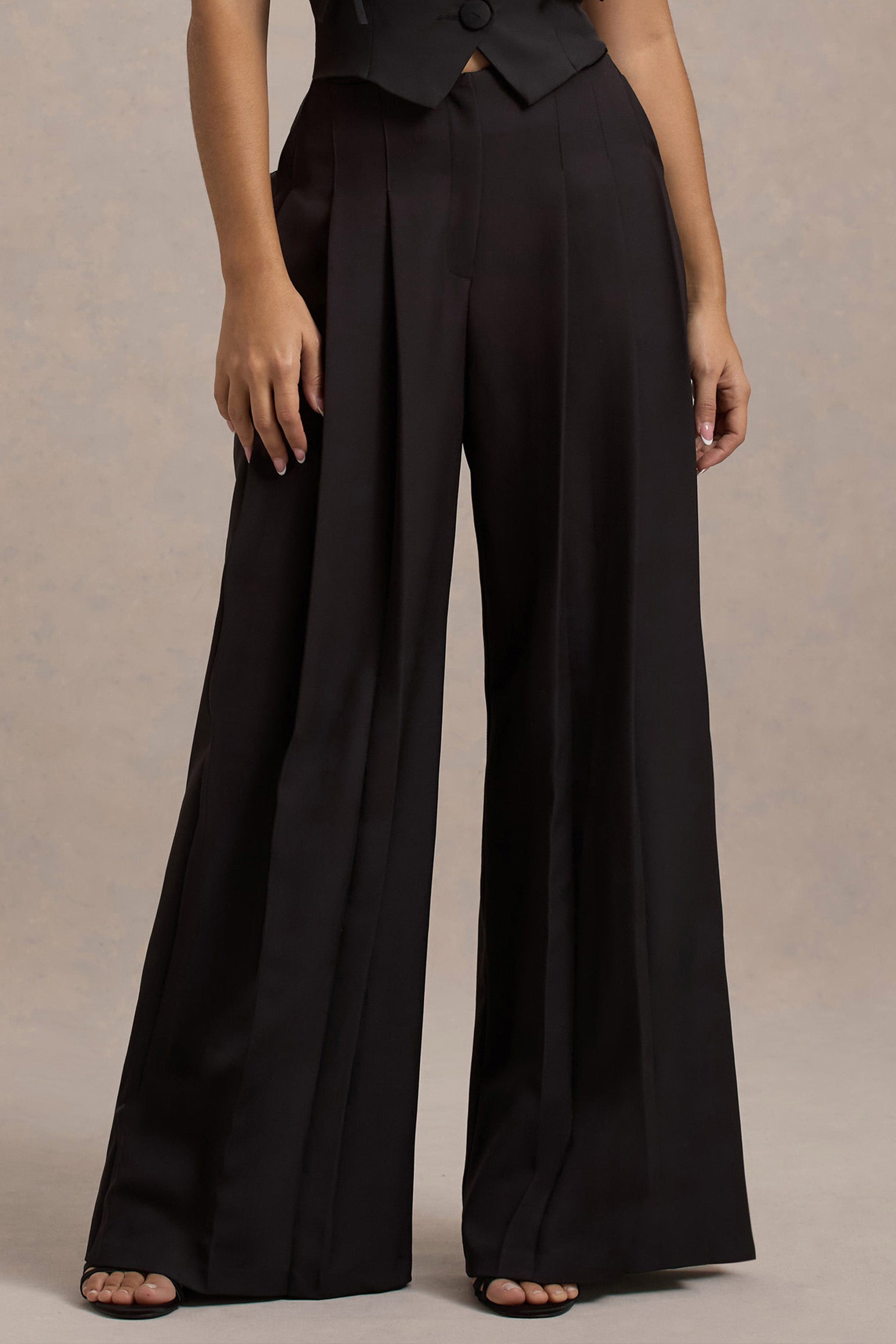 Seraphine London™ | Black Pleated Wide-Leg Trousers
